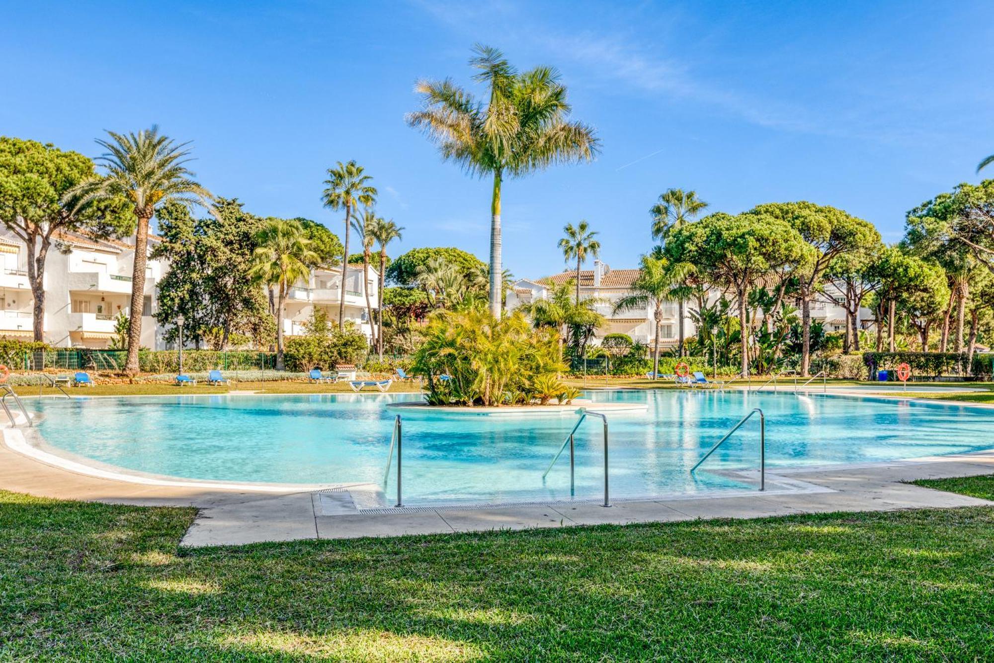 Life El Presidente Penthouse Pool View Apartamento Estepona Exterior foto