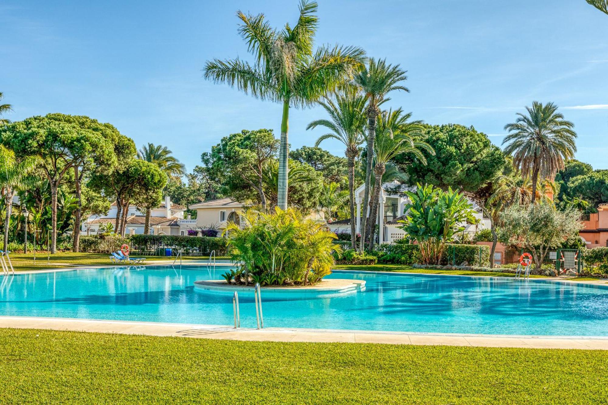 Life El Presidente Penthouse Pool View Apartamento Estepona Exterior foto